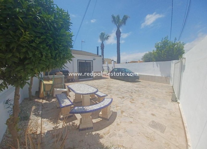 Resale - Detached -
Orihuela Costa - Montezenia