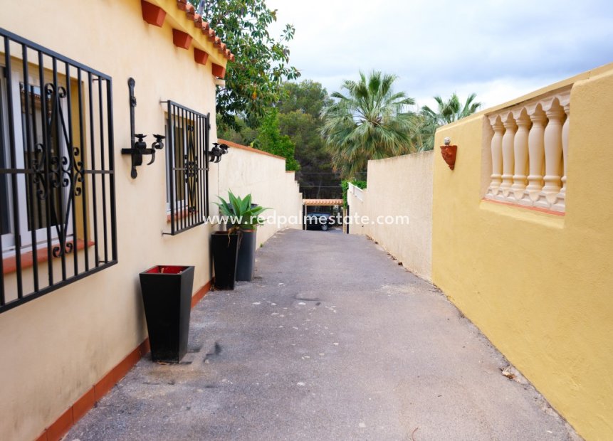 Resale - Detached Villa -
Albir