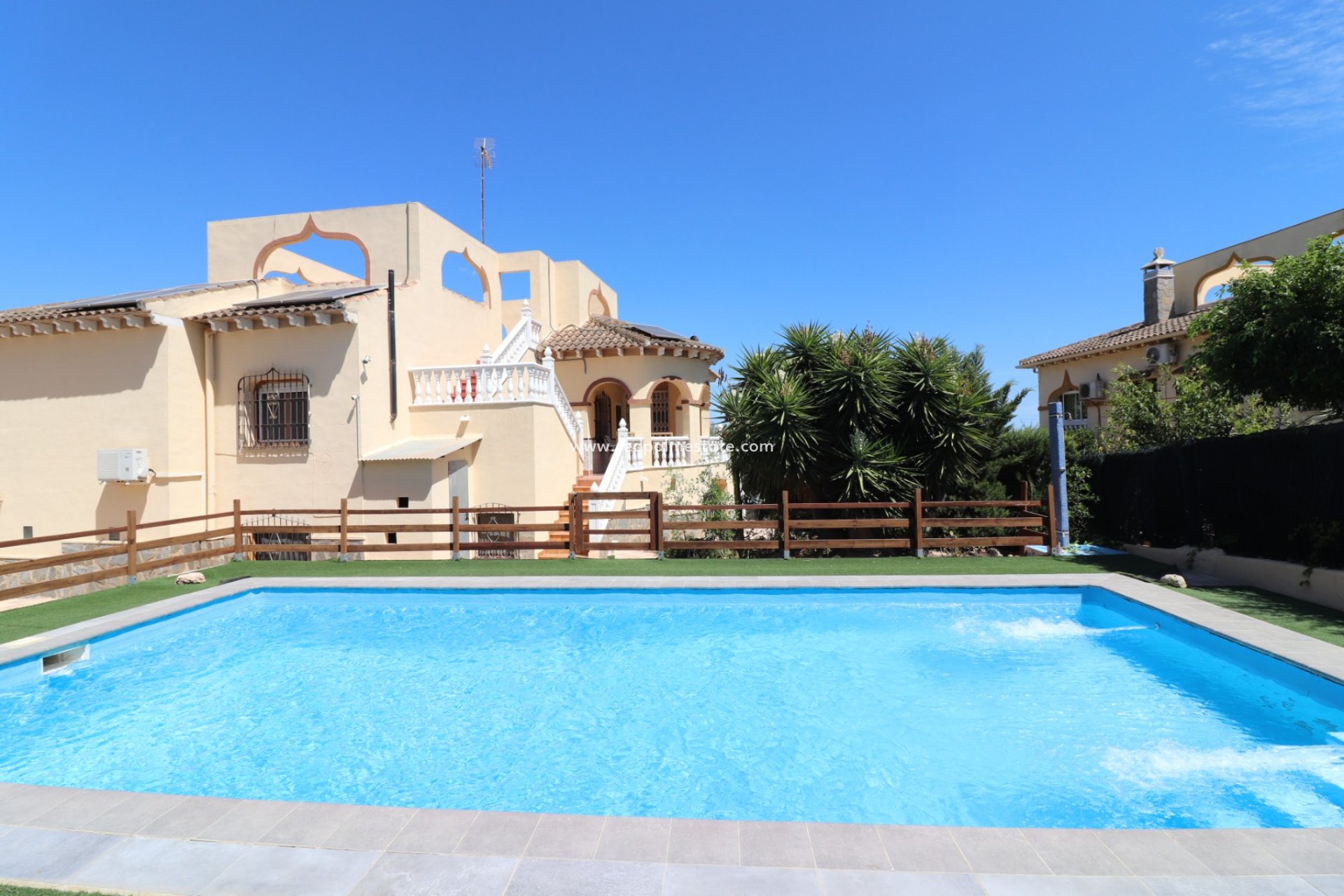 Resale - Detached Villa -
Algorfa