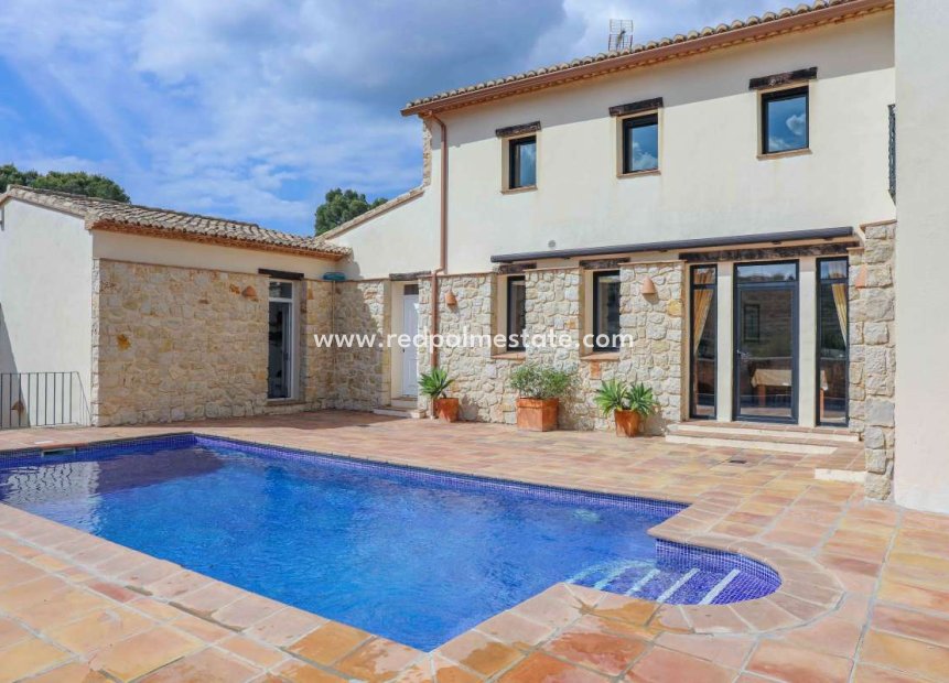 Resale - Detached Villa -
Benissa - Costa Blanca