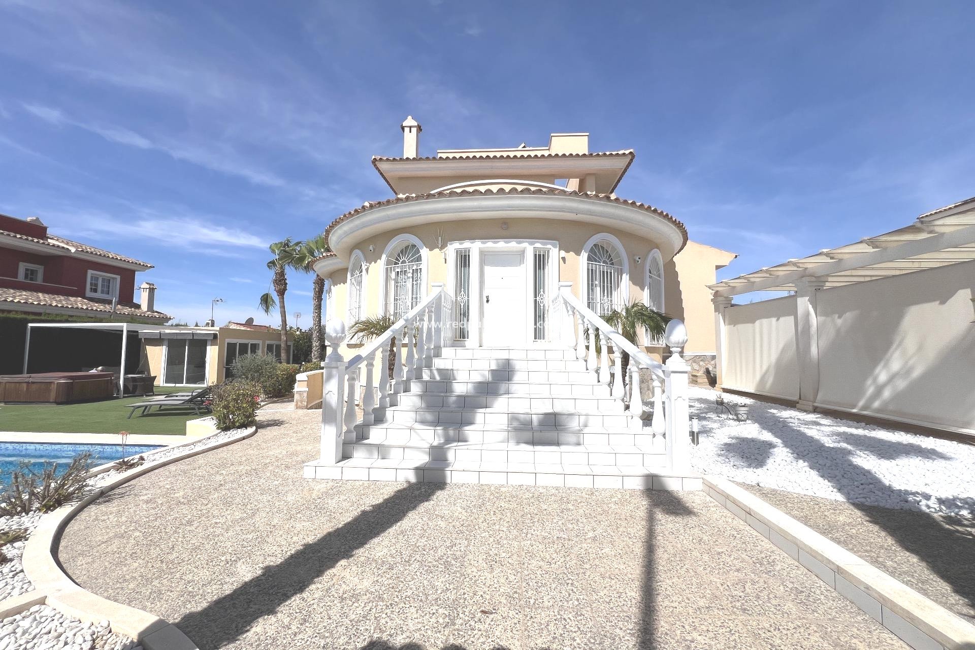 Resale - Detached Villa -
Ciudad quesada - Costa Blanca