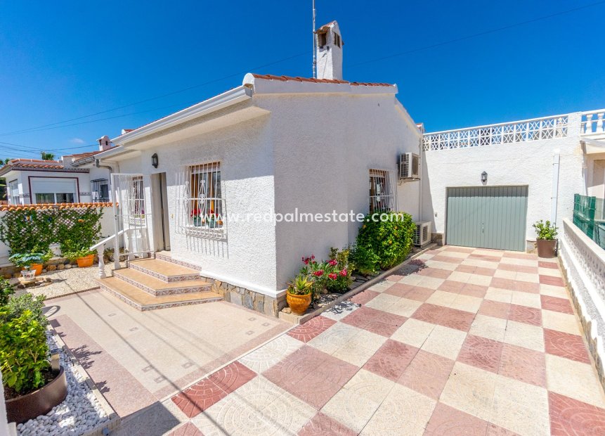 Resale - Detached Villa -
Ciudad quesada - Upper Quesada