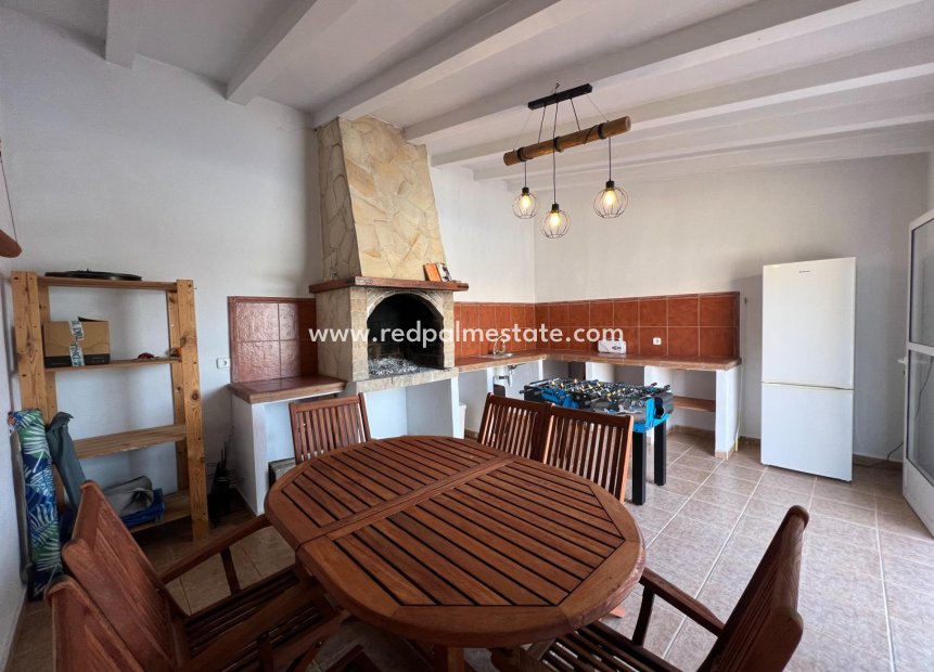 Resale - Detached Villa -
Dolores - Cmno. Escorredor