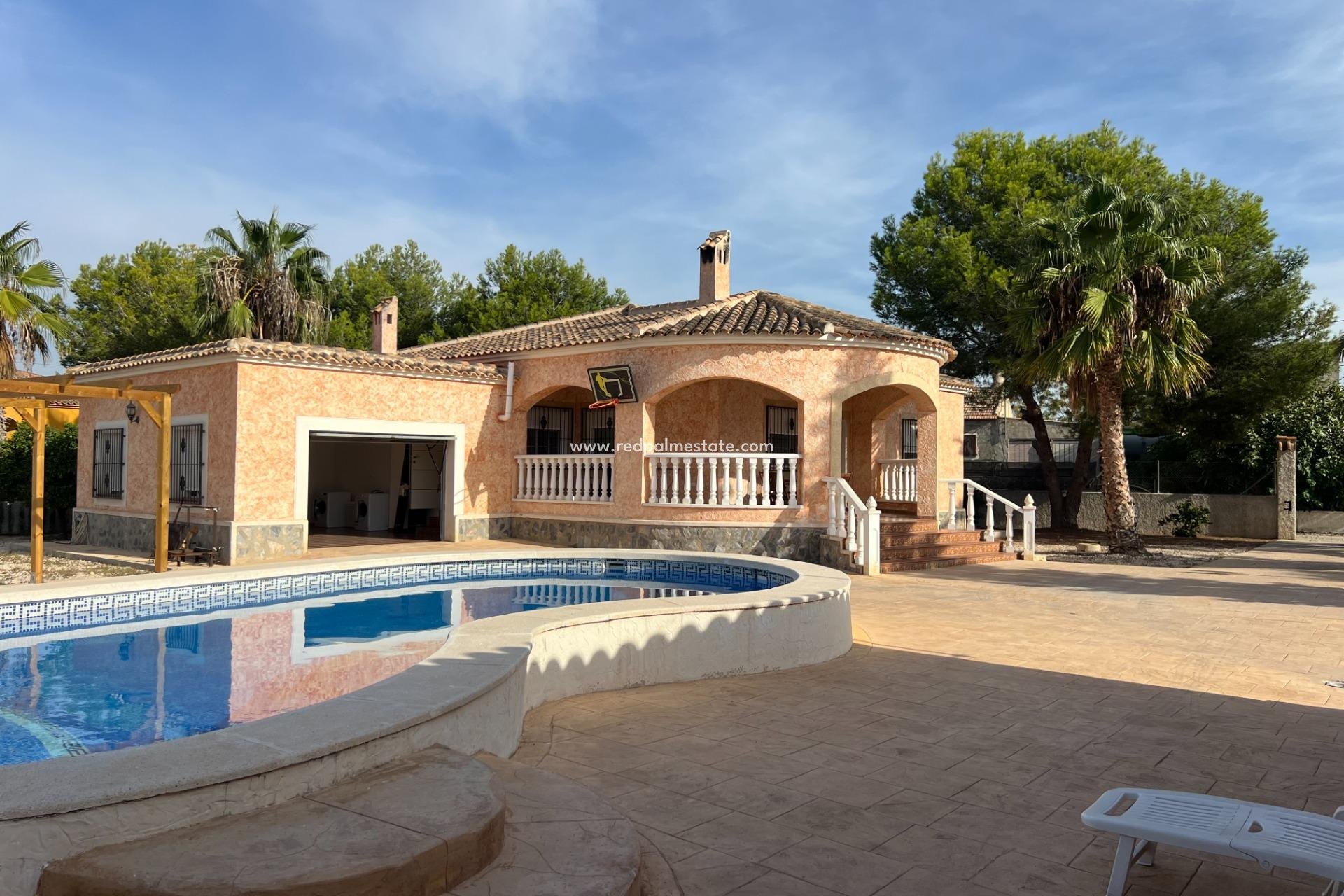 Resale - Detached Villa -
Dolores - Cmno. Escorredor