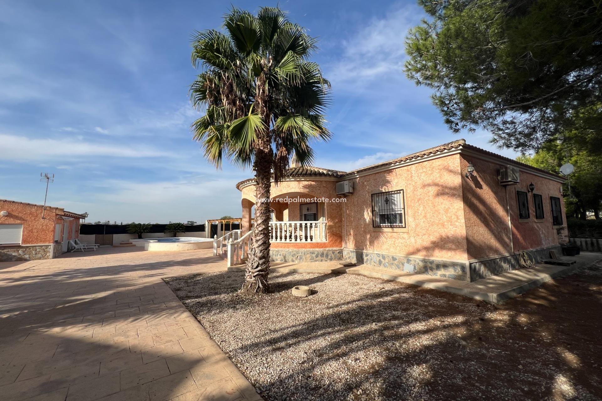 Resale - Detached Villa -
Dolores - Cmno. Escorredor