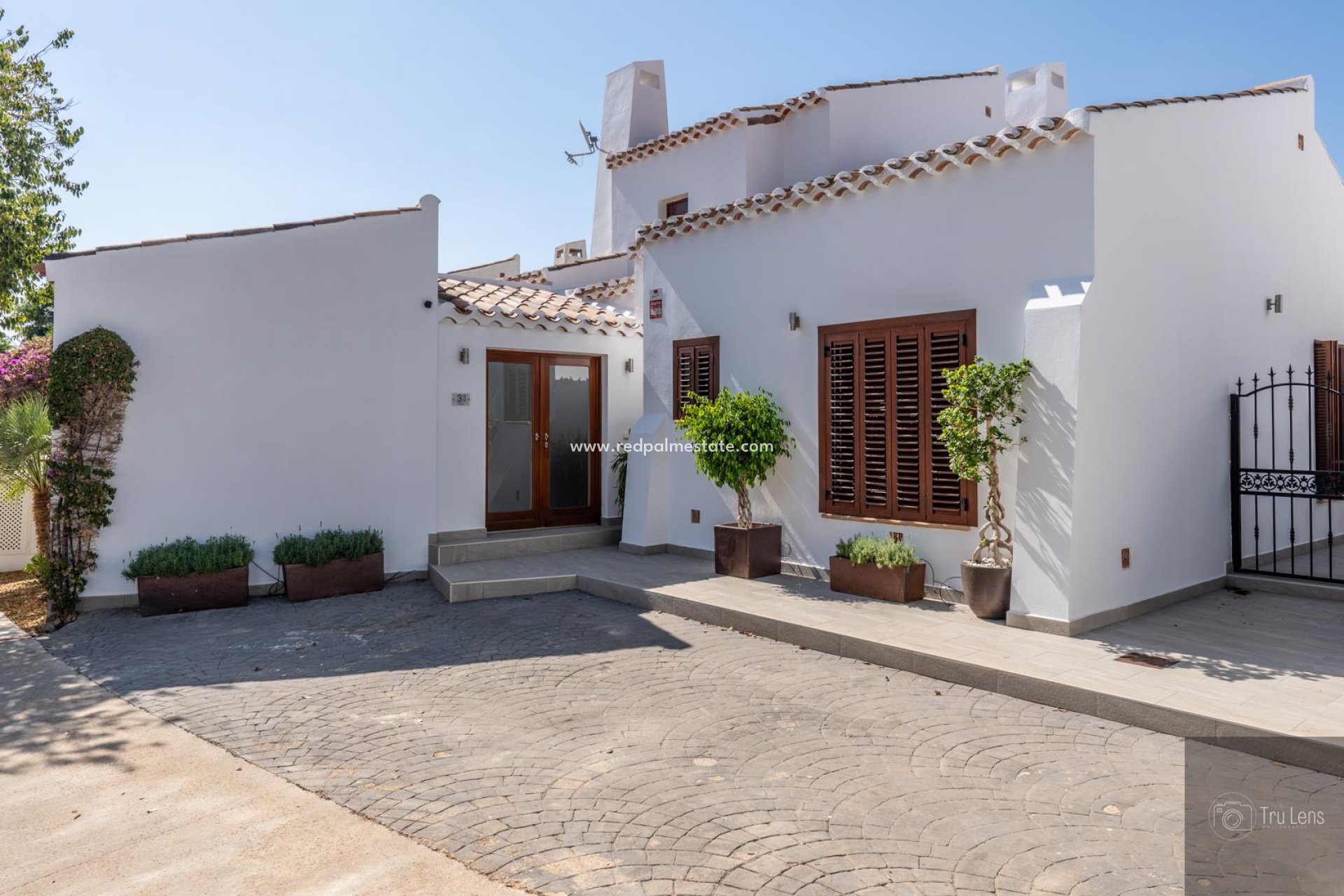 Resale - Detached Villa -
El Valle Golf Resort - Inland