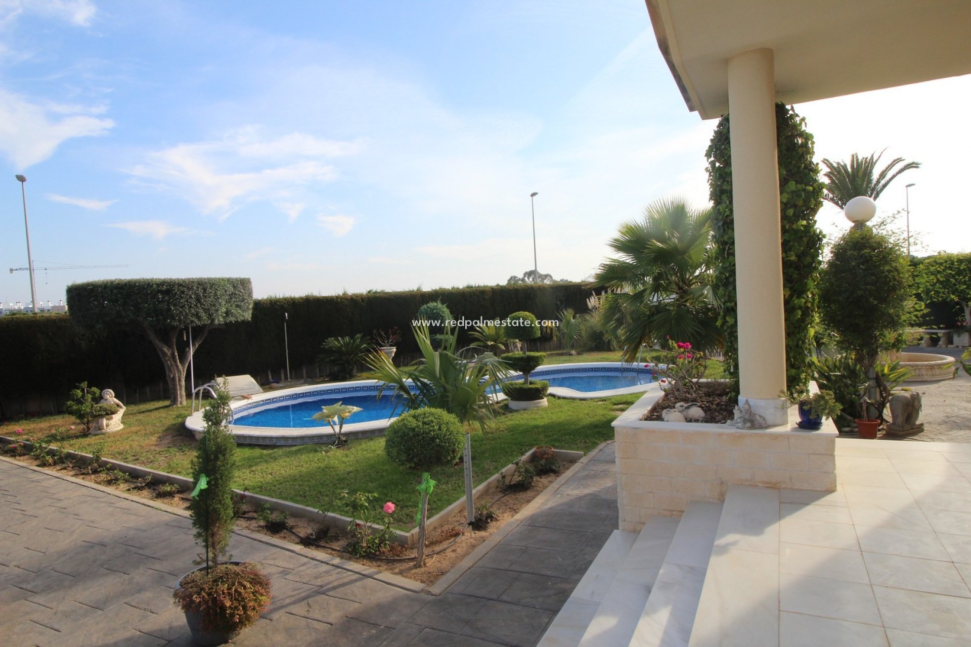 Resale - Detached Villa -
Mil Palmeras - Costa Blanca