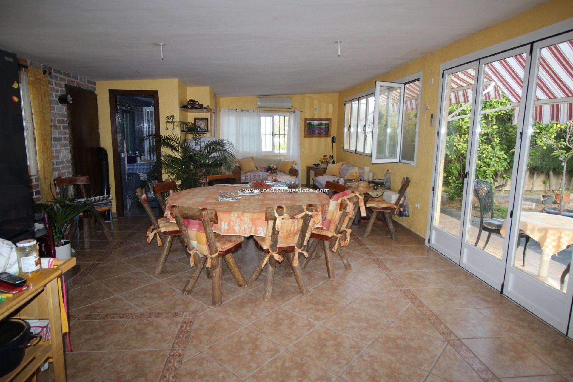 Resale - Detached Villa -
Mil Palmeras - Costa Blanca