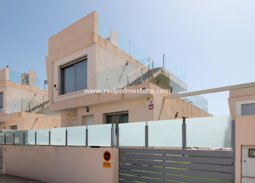 Resale - Detached Villa -
Mil Palmeras - Costa Blanca