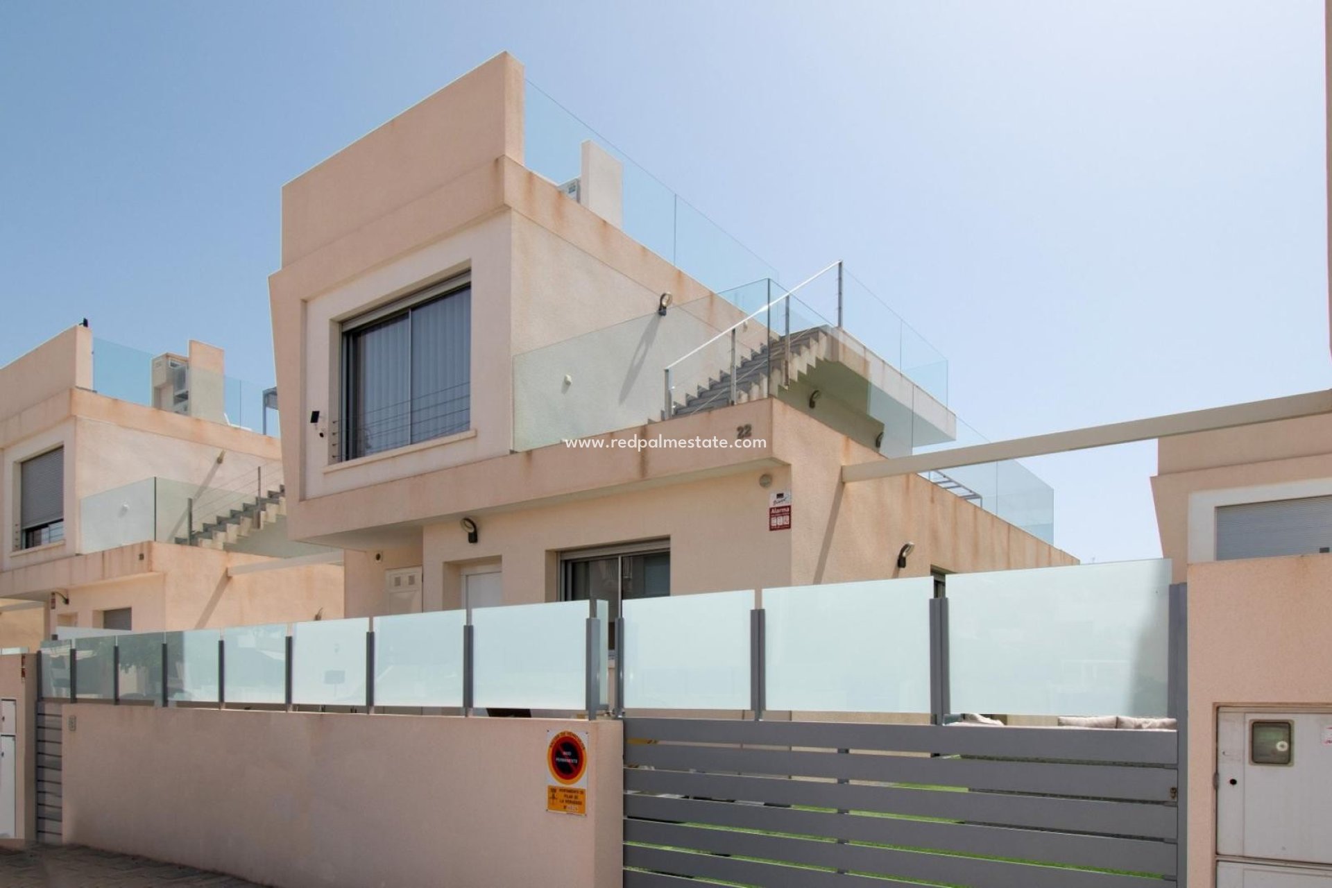 Resale - Detached Villa -
Mil Palmeras - Costa Blanca