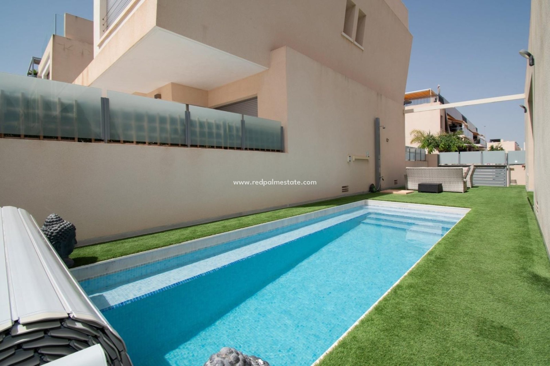 Resale - Detached Villa -
Mil Palmeras - Costa Blanca