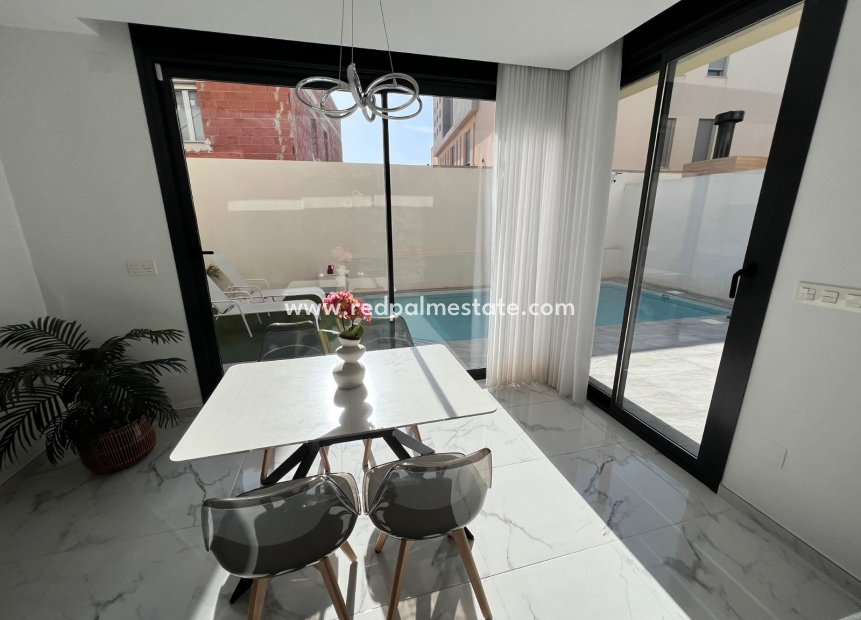 Resale - Detached Villa -
Montesinos - Costa Blanca