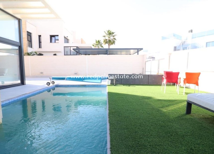 Resale - Detached Villa -
Orihuela Costa - Costa Blanca