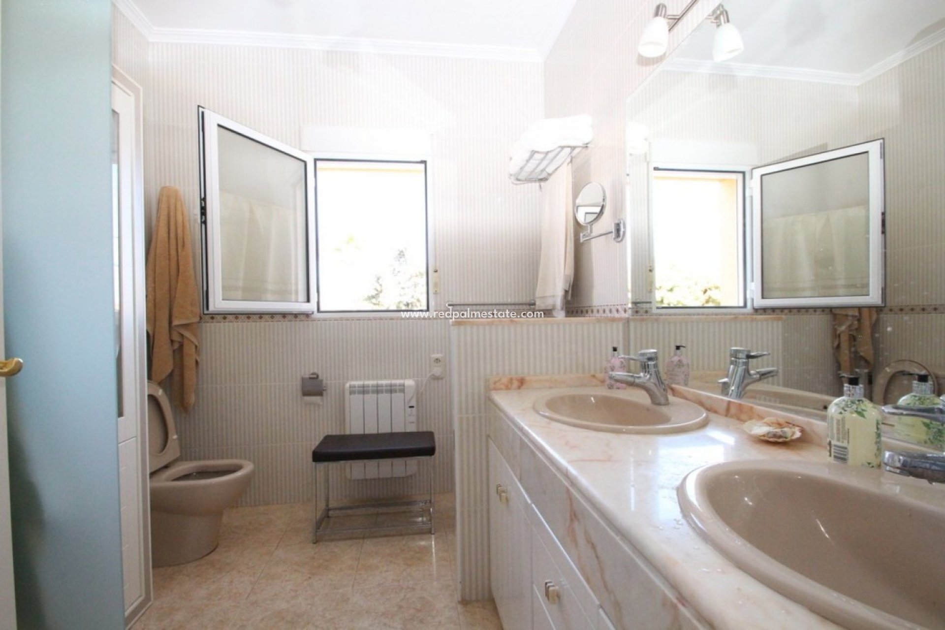 Resale - Detached Villa -
Orihuela Costa - Costa Blanca