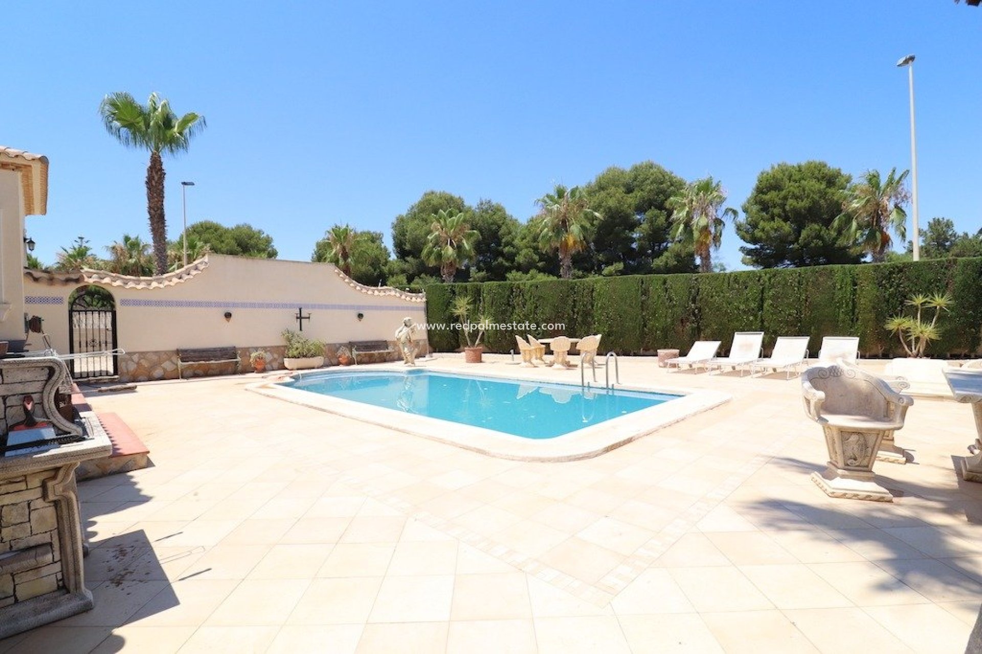 Resale - Detached Villa -
Orihuela Costa - Costa Blanca