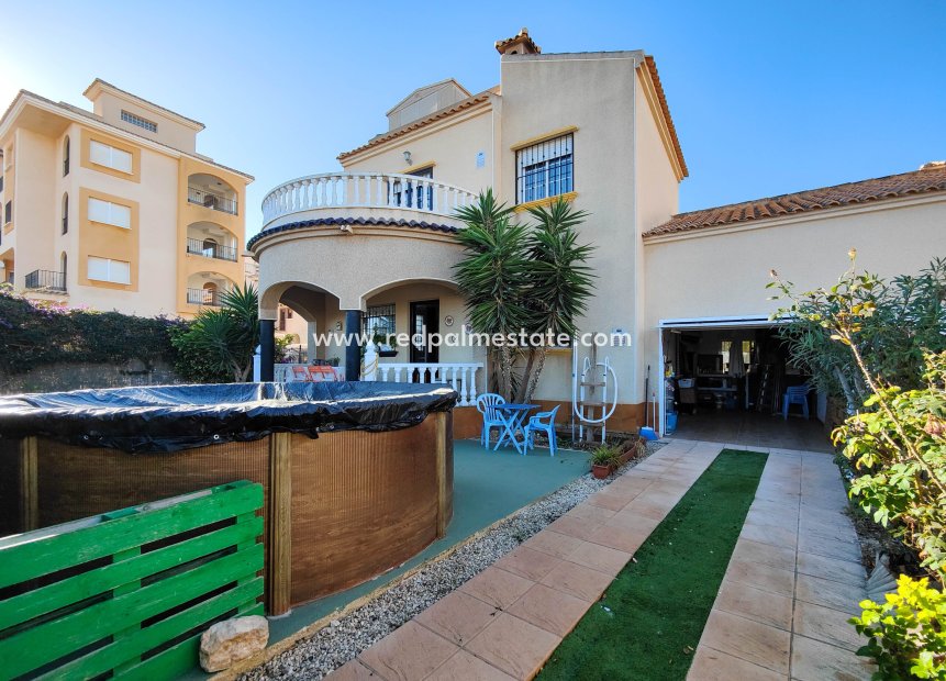 Resale - Detached Villa -
Orihuela Costa - Costa Blanca