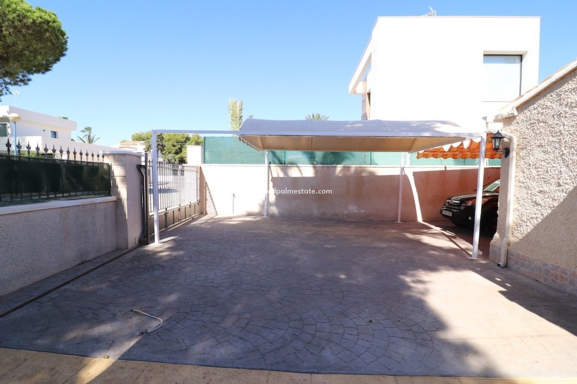 Resale - Detached Villa -
Orihuela Costa - Costa Blanca