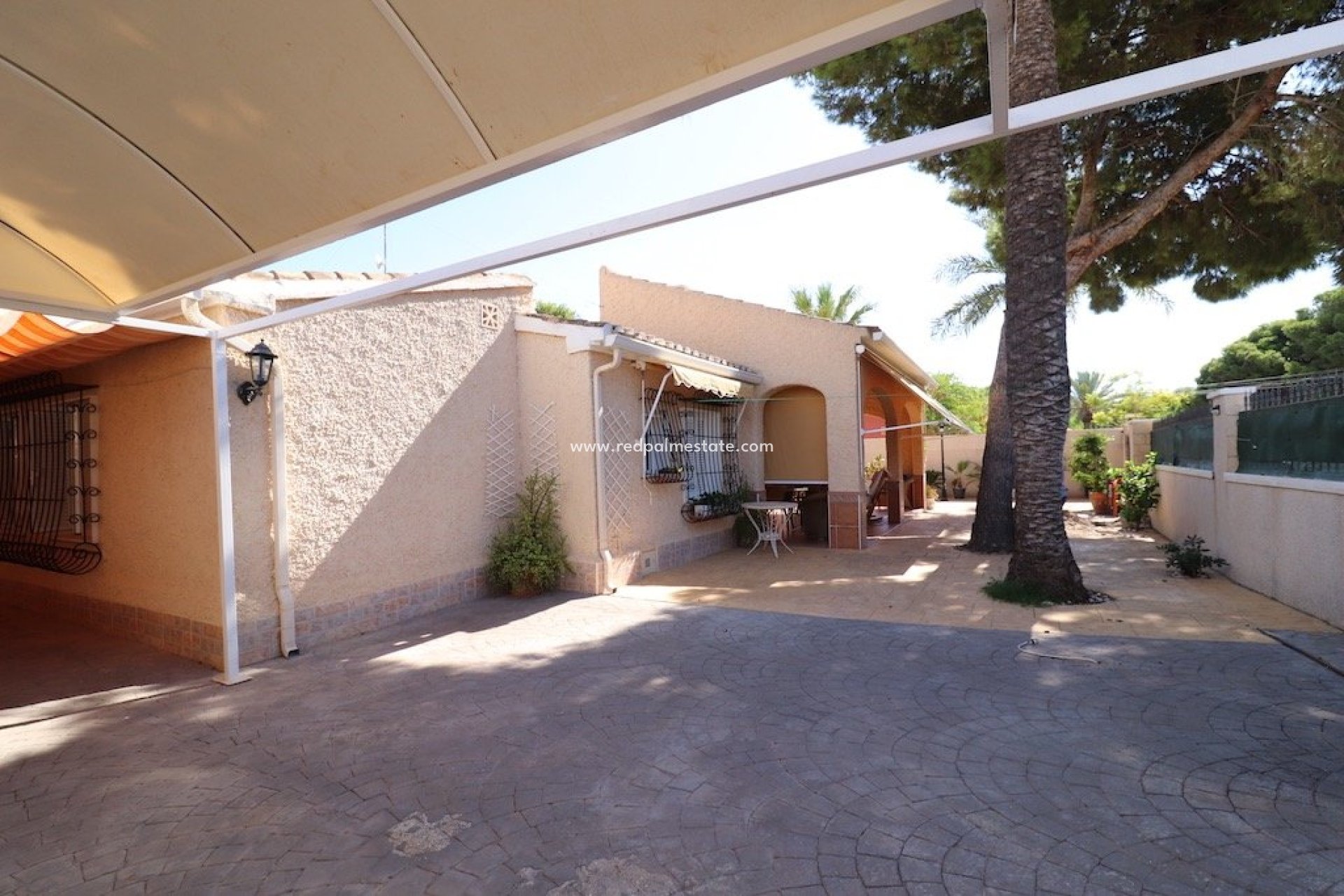 Resale - Detached Villa -
Orihuela Costa - Costa Blanca