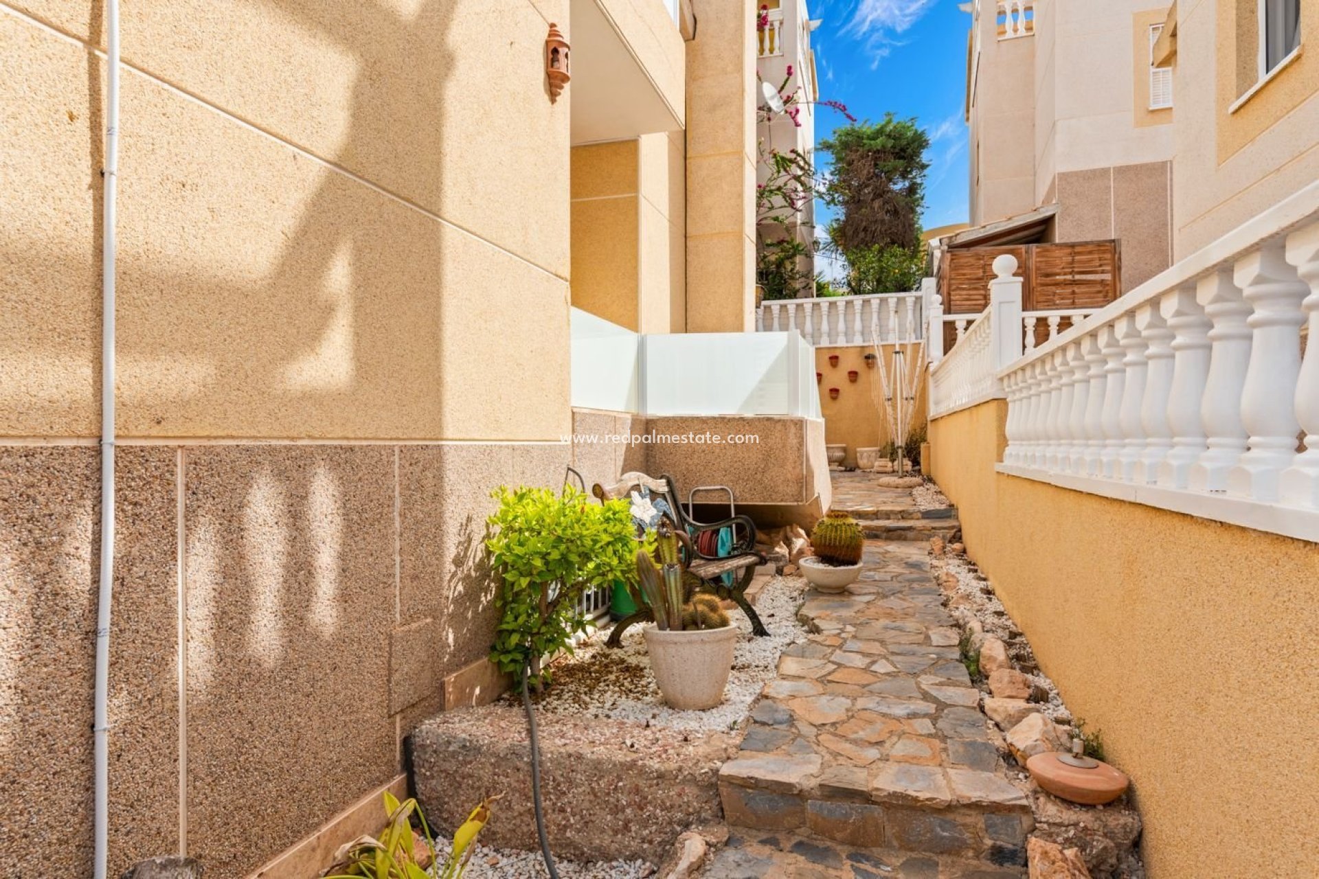 Resale - Detached Villa -
Orihuela Costa - Costa Blanca