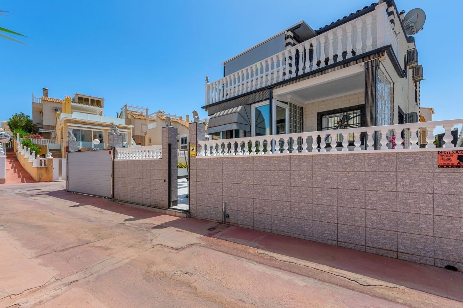 Resale - Detached Villa -
Orihuela Costa - Costa Blanca