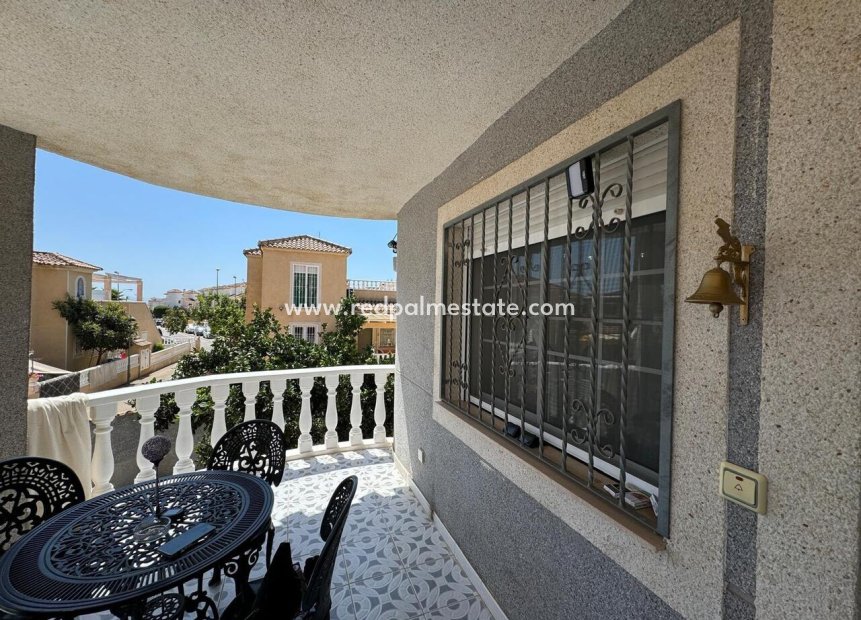 Resale - Detached Villa -
Orihuela Costa - Costa Blanca