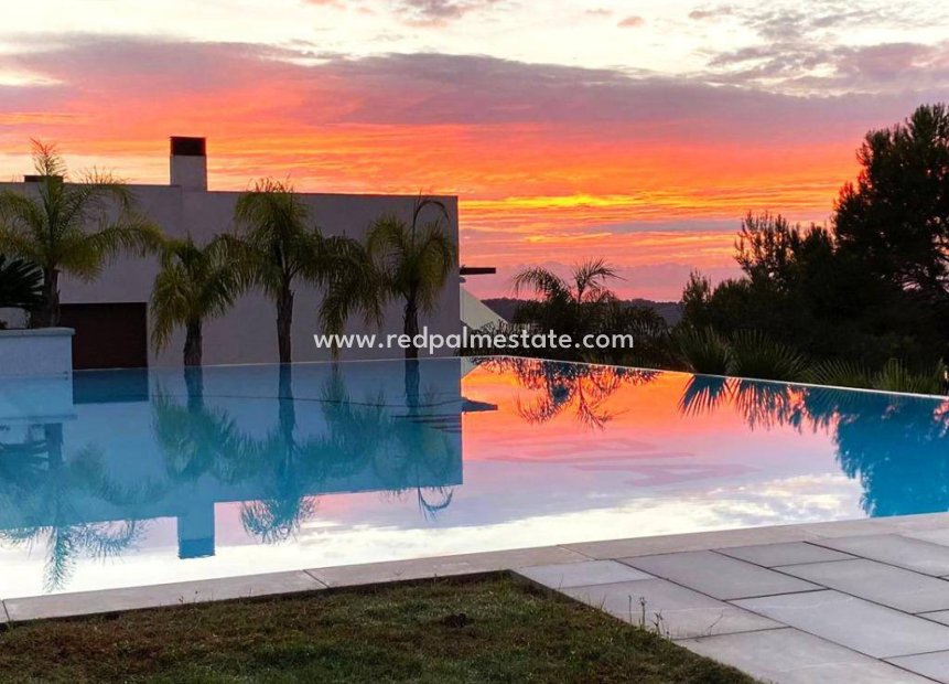 Resale - Detached Villa -
Orihuela Costa - Costa Blanca