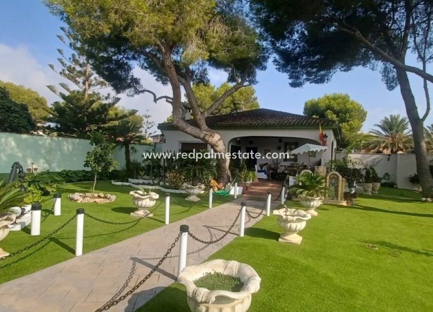 Resale - Detached Villa -
Orihuela Costa - Costa Blanca