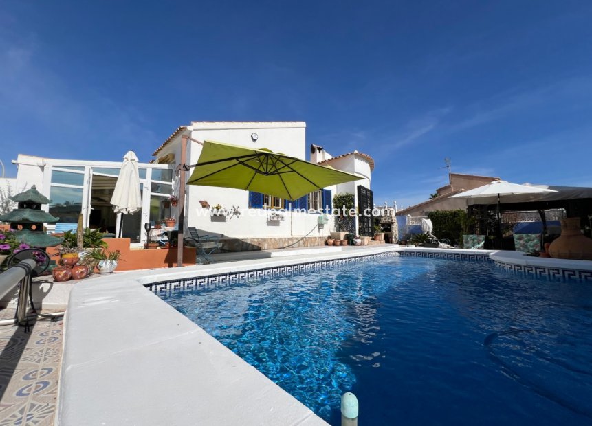 Resale - Detached Villa -
Orihuela Costa - Costa Blanca