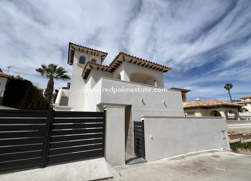 Resale - Detached Villa -
Orihuela Costa - Costa Blanca