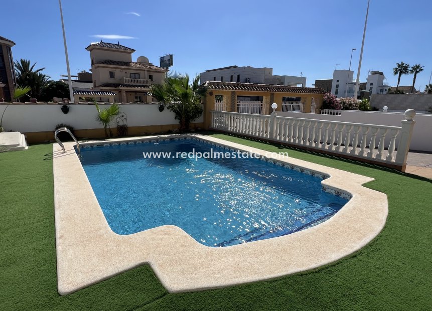 Resale - Detached Villa -
Orihuela Costa - Costa Blanca