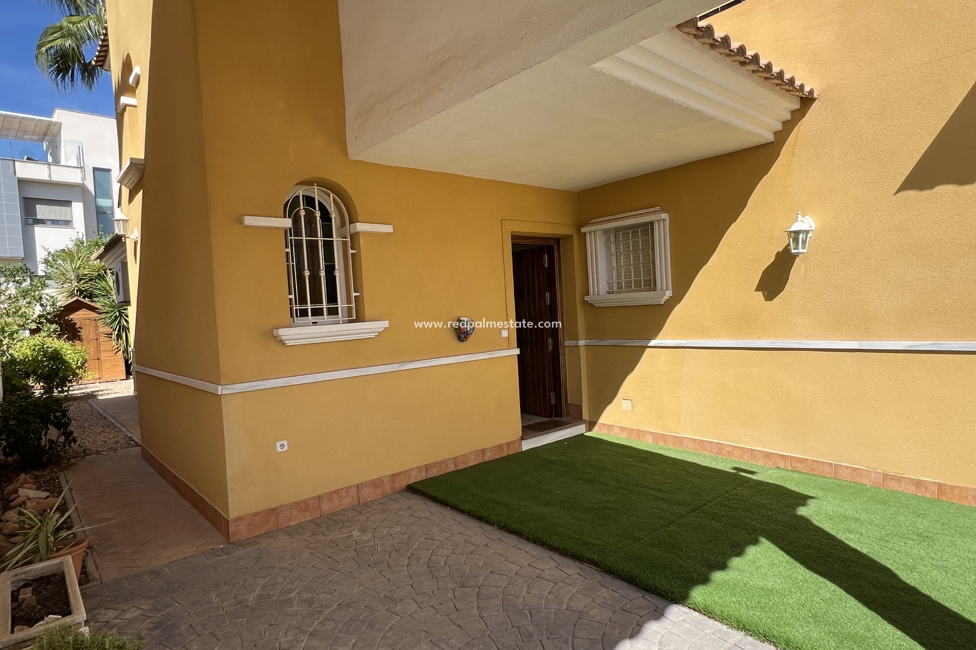 Resale - Detached Villa -
Orihuela Costa - Costa Blanca