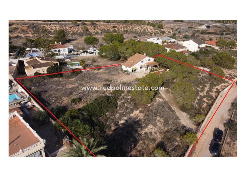 Resale - Detached Villa -
Orihuela Costa - Costa Blanca