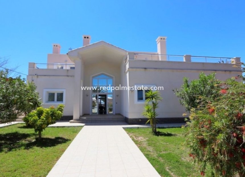 Resale - Detached Villa -
Orihuela Costa - Inland