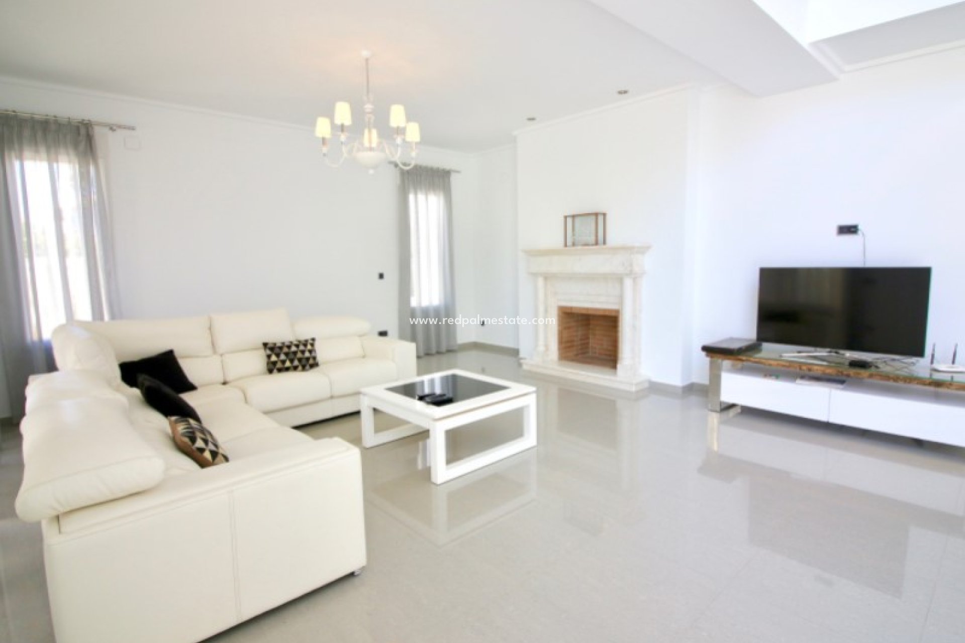 Resale - Detached Villa -
Orihuela Costa - Inland