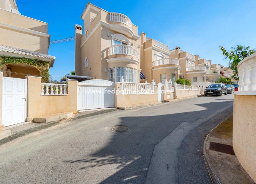 Resale - Detached Villa -
Orihuela Costa - Inland