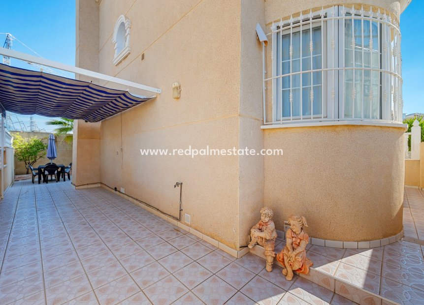 Resale - Detached Villa -
Orihuela Costa - Inland