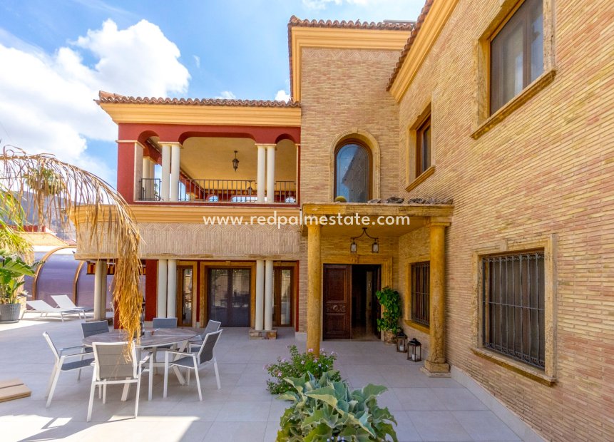 Resale - Detached Villa -
Orihuela Costa - Inland