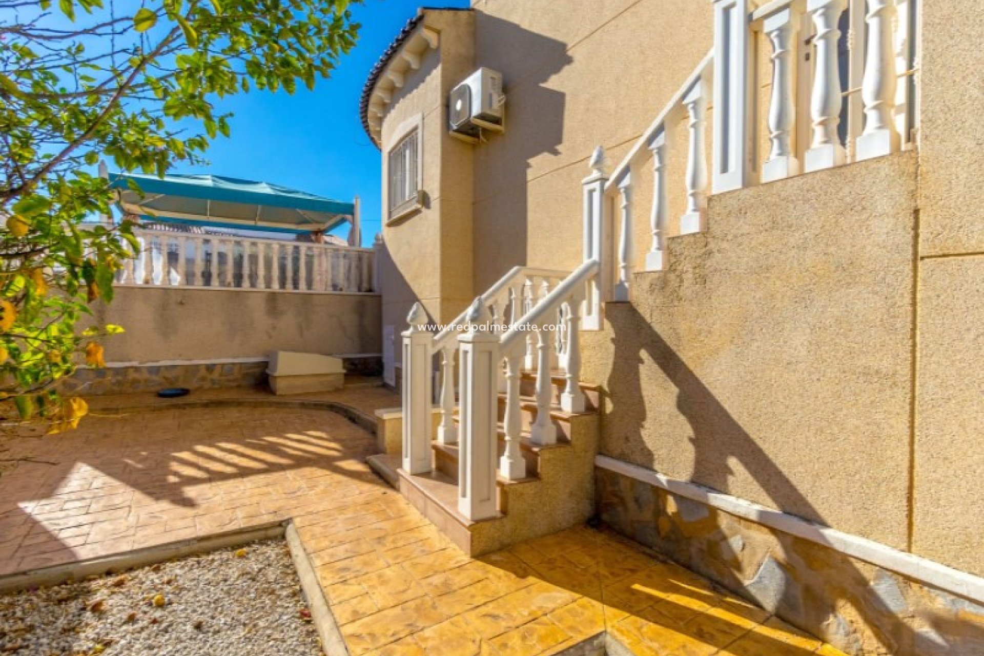 Resale - Detached Villa -
Orihuela Costa - Inland