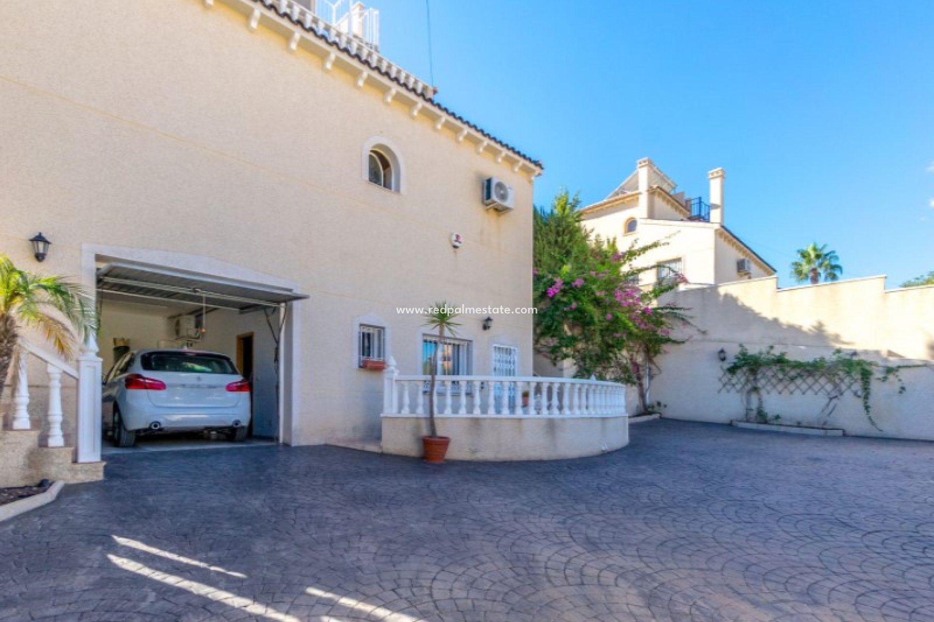 Resale - Detached Villa -
Orihuela Costa - Inland