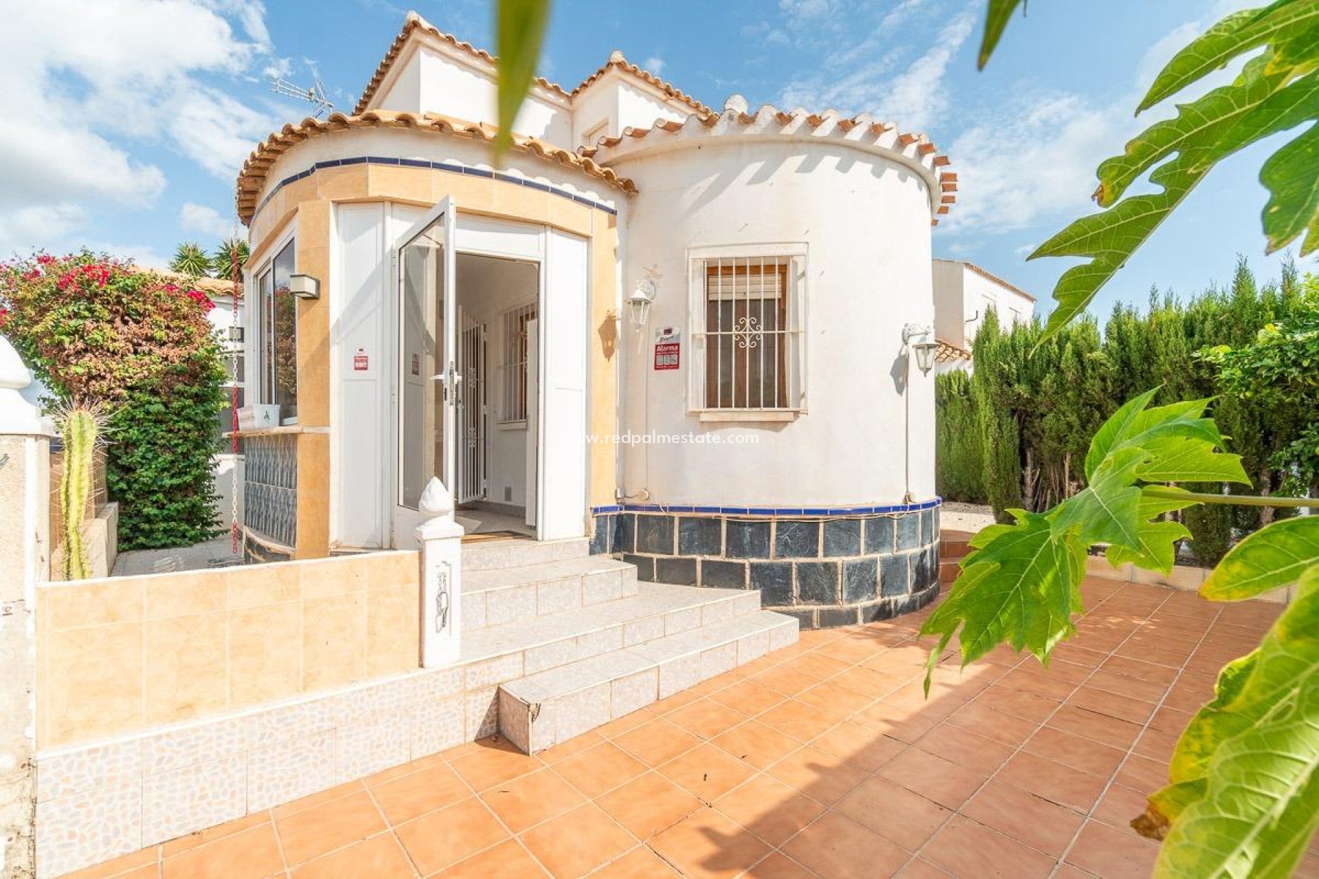 Resale - Detached Villa -
Orihuela Costa - La Florida