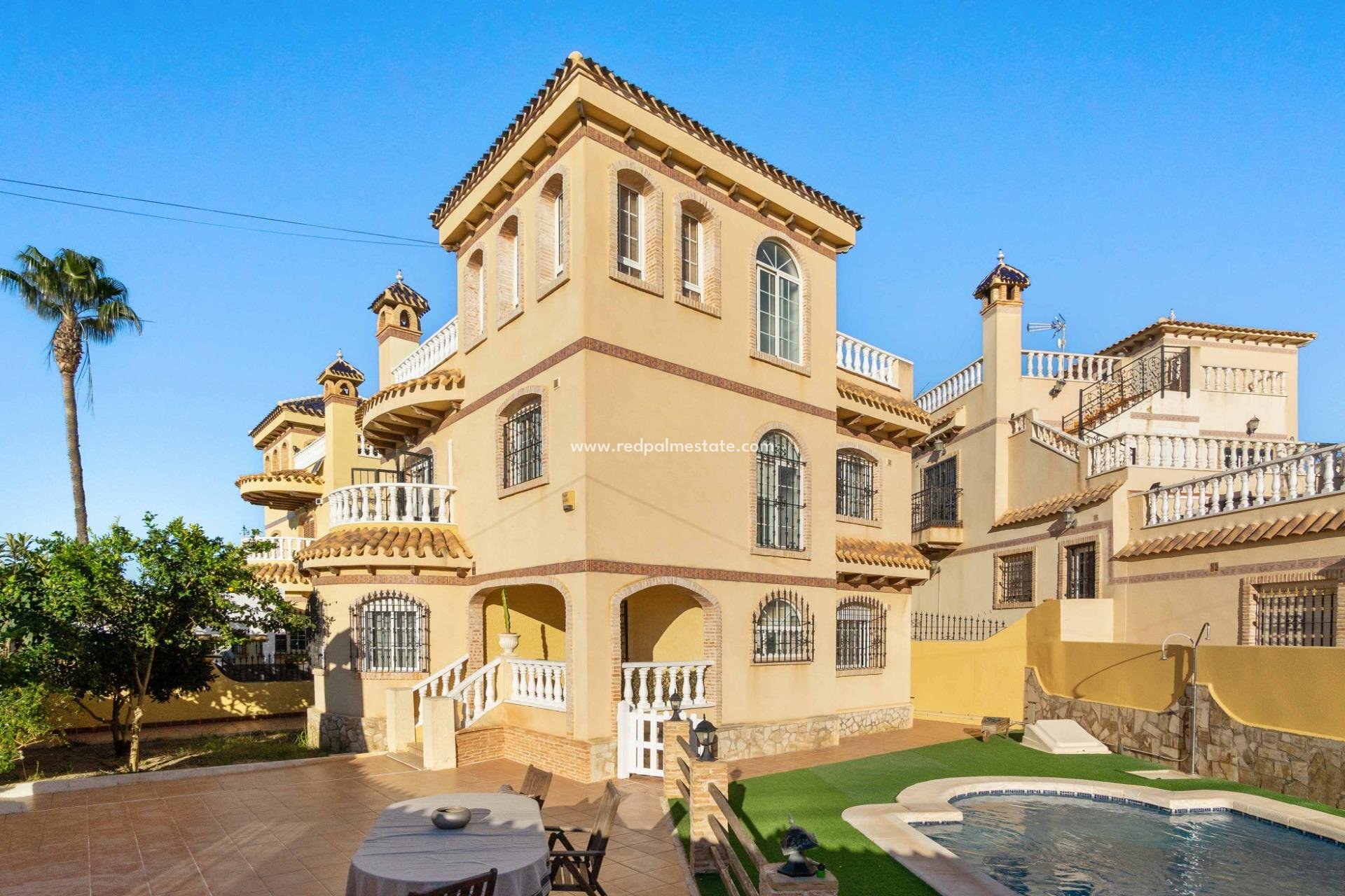 Resale - Detached Villa -
Orihuela Costa - La Florida