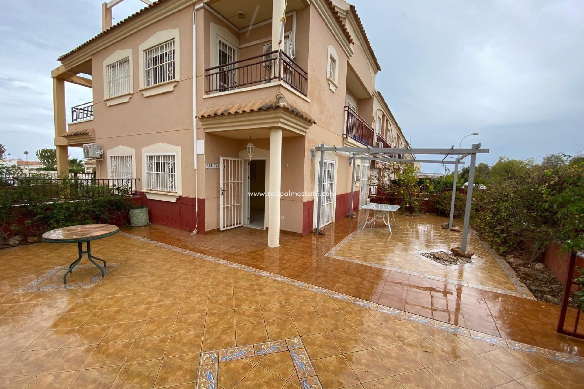 Resale - Detached Villa -
Orihuela Costa - La Florida