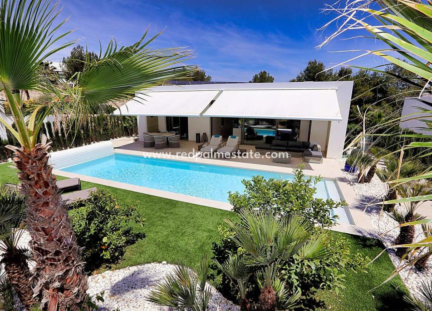 Resale - Detached Villa -
Orihuela Costa - Las Colinas Golf