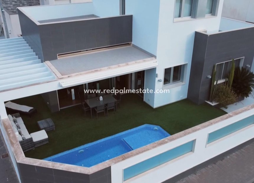 Resale - Detached Villa -
Orihuela Costa - Mil Palmeras