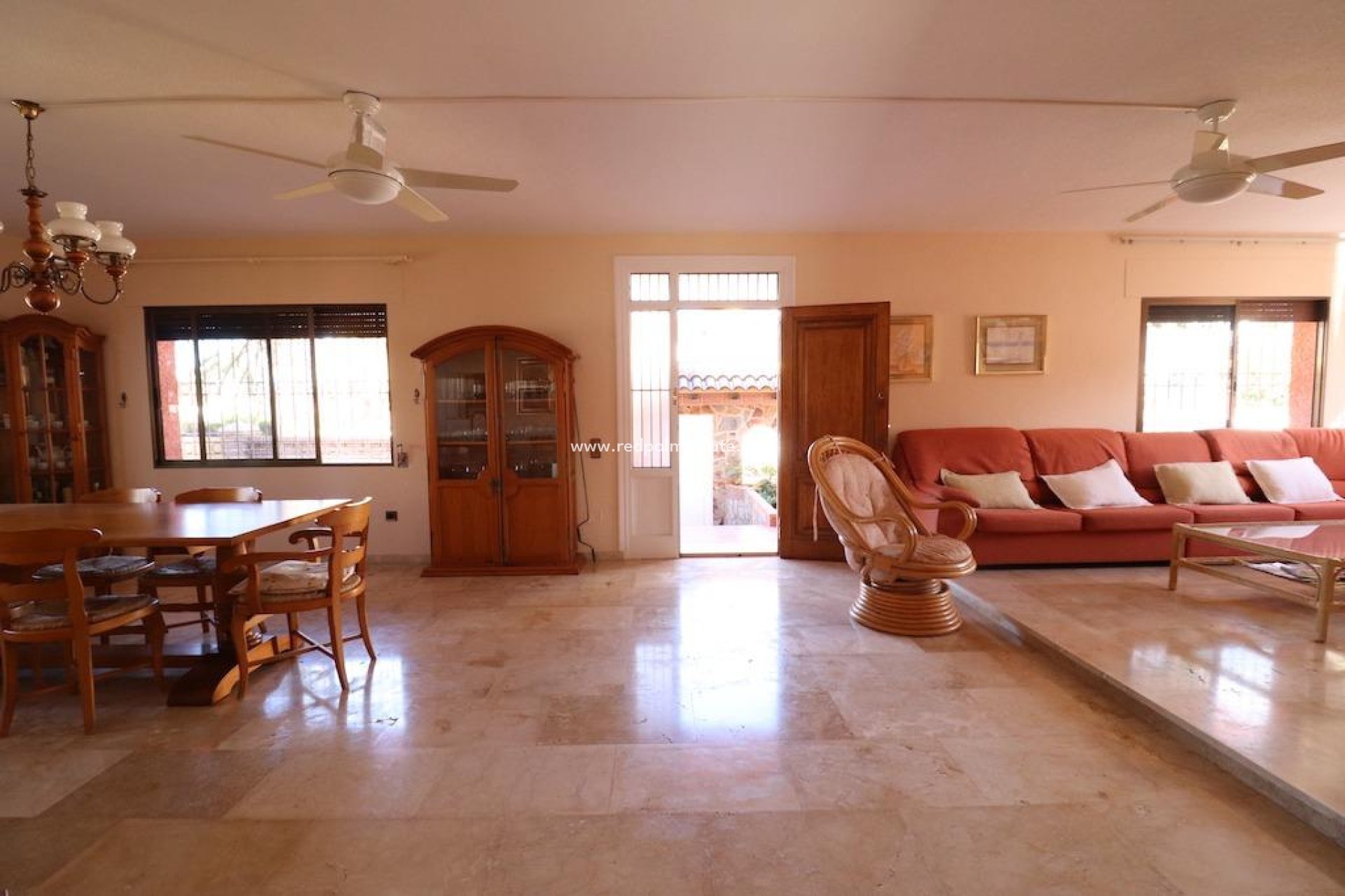 Resale - Detached Villa -
Orihuela Costa - MUY CERCA DE LA PLAYA