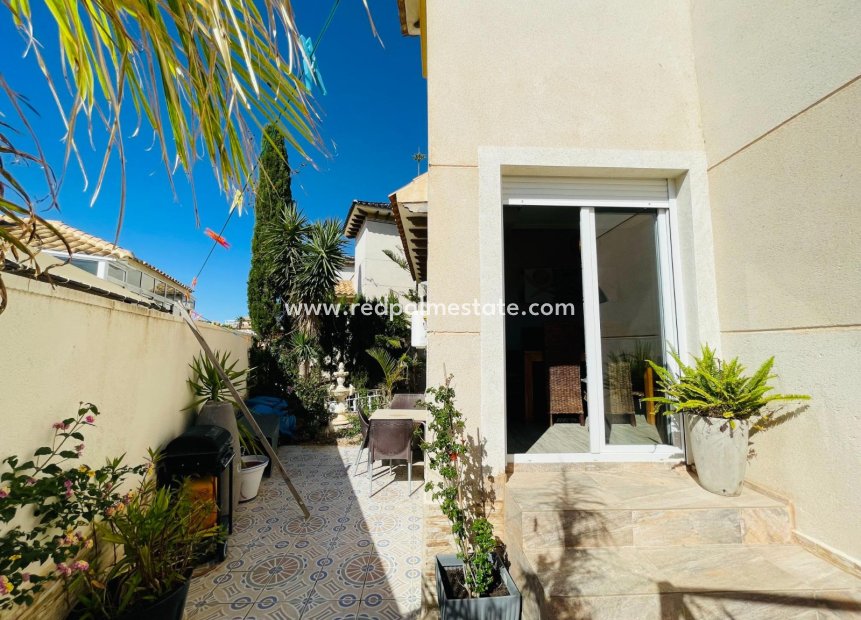 Resale - Detached Villa -
Orihuela Costa - Playa Flamenca