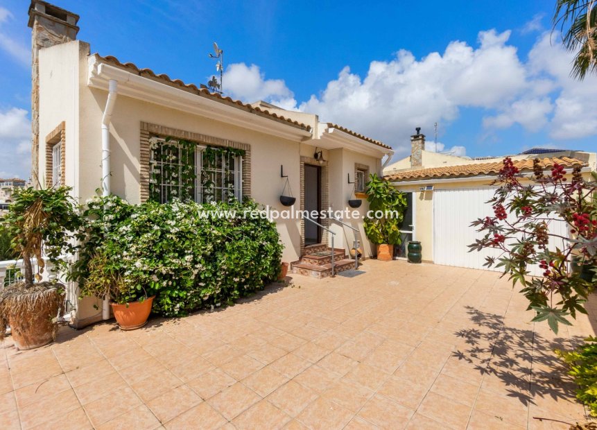 Resale - Detached Villa -
Orihuela Costa - Playa Flamenca