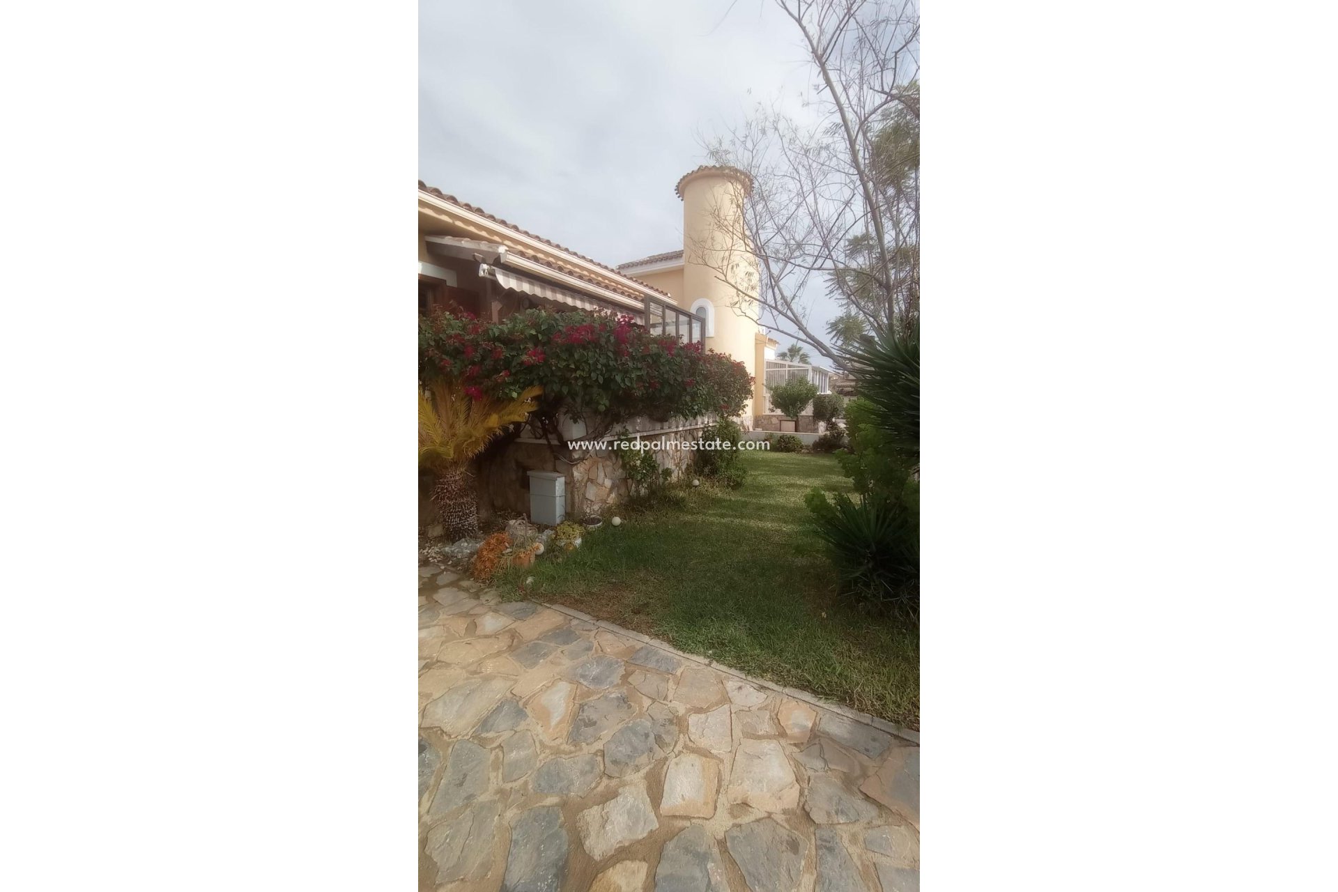 Resale - Detached Villa -
Orihuela Costa - Punta Prima