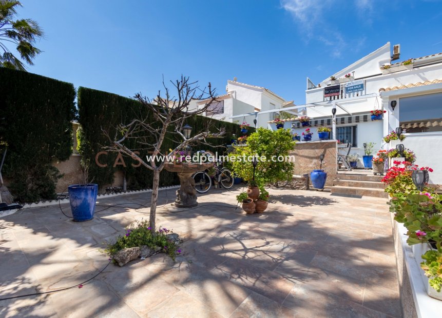 Resale - Detached Villa -
Orihuela Costa - Punta Prima