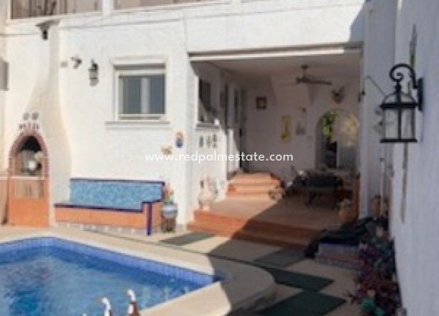 Resale - Detached Villa -
Torrevieja - Inland